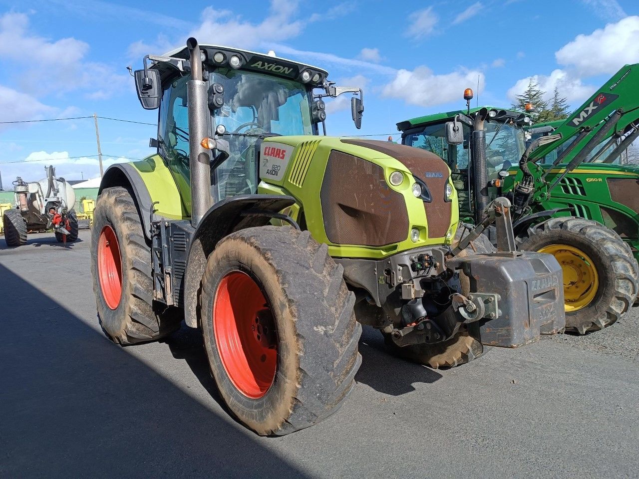 E-FARM: Claas Axion 820 - Tractor - id YMRLE3T - €70,000 - Year of construction: 2016 - Engine hours: 5,200,Engine power (HP): 220,France