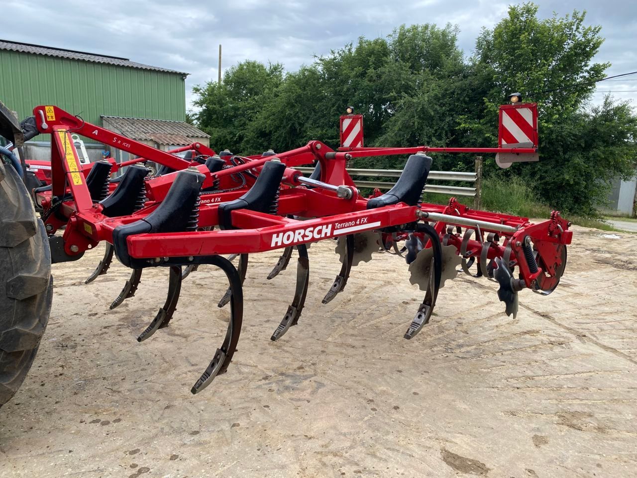 HORSCH Terrano 4 FX Cultivator €24,500