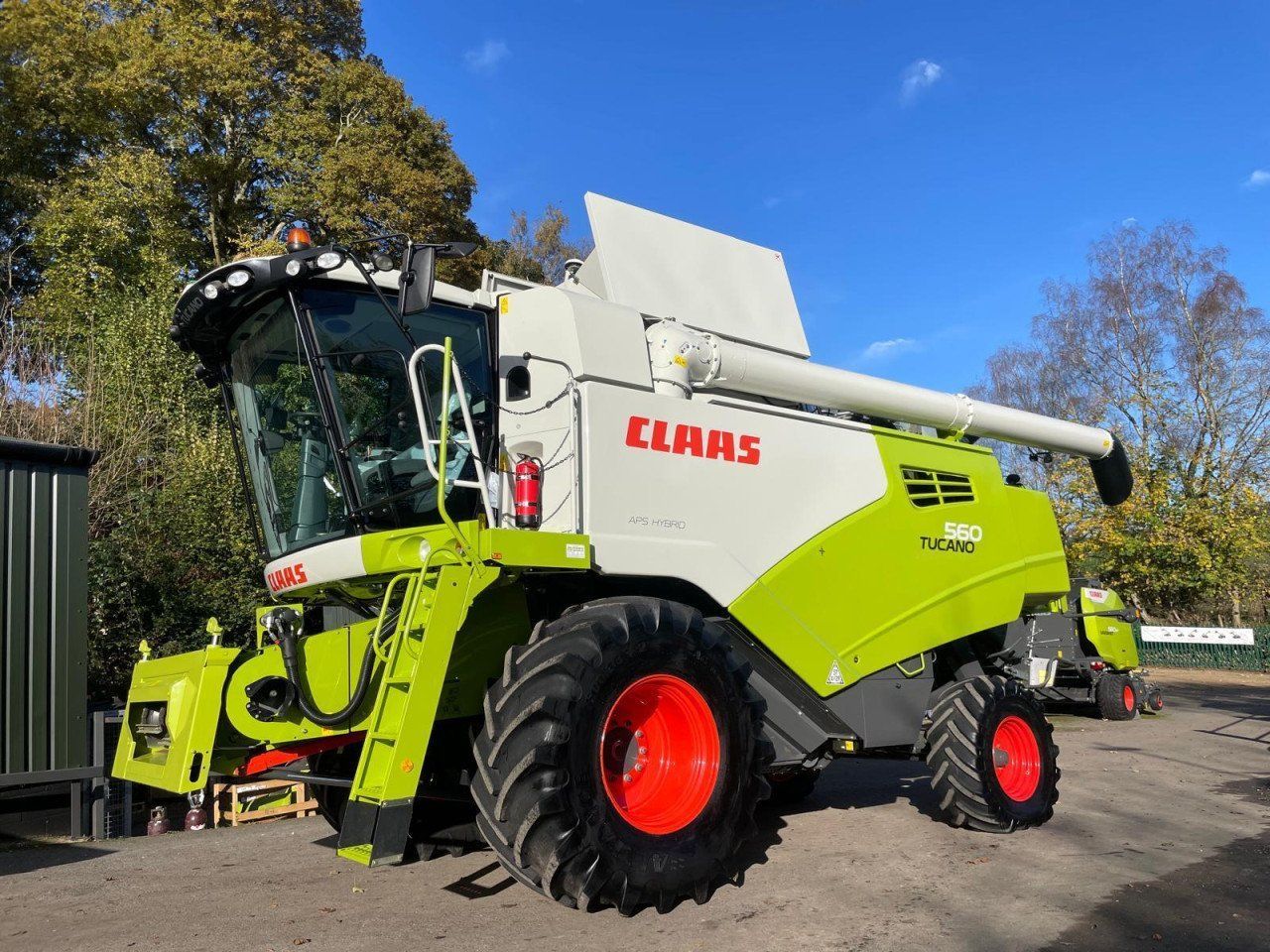 E-FARM: Claas Tucano 560 - Combine harvester - id CPEBQSD - €173,561 - Year of construction: 2020 - Engine hours: 1,101,Engine power (HP): 354,United Kingdom