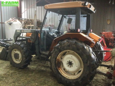 E-FARM: Renault 55-14 LB - Tractor - id ZQIXVII - €22,000 - Year of construction: 1998 - Engine hours: 8,600,Engine power (HP): 55,France