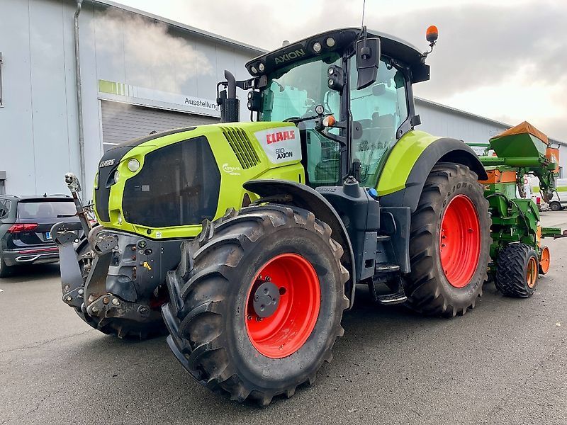 Claas Axion 810 Tractor €79,832