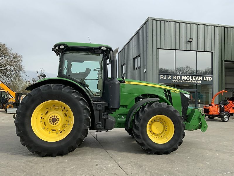 E-FARM: John Deere 8270 R - Traktor - id AYLDRWN - 113.937 € - Baujahr: 2014 - Abgelesene Motorstunden: 3.645,Motorleistung (PS): 261,Vereinigtes Königreich