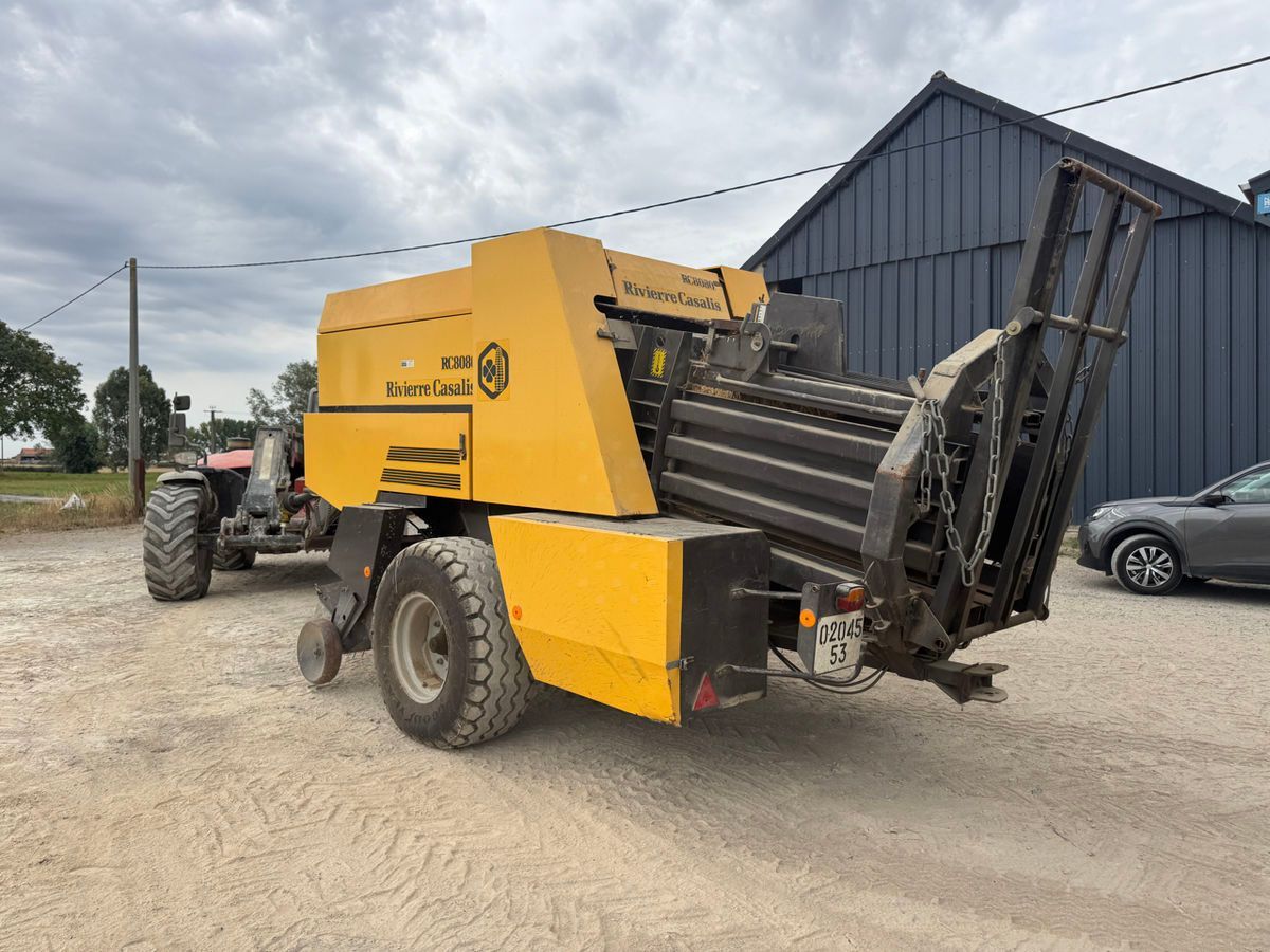 E-FARM: Rivière Casalis rc 8080 - Presse à balles - id QGUGC4N - 6 500 € - Année: 1989 - France