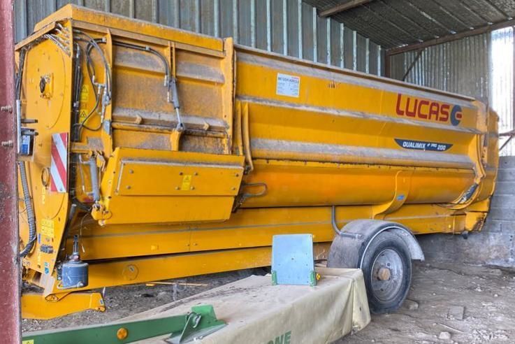 E-FARM: Lucas qualimix 200 pro - Mixer feeder - id P871WSI - €6,200 - Year of construction: 2006 - France
