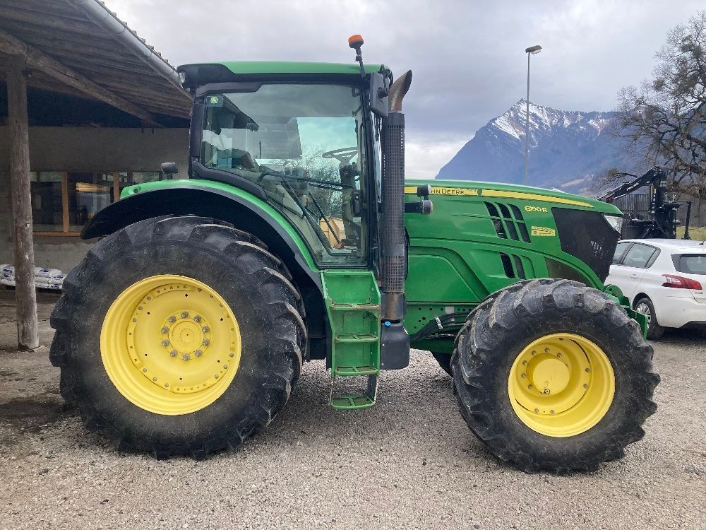 E-FARM: John Deere 6190 R - Tractor - id JKRD9CY - €69,000 - Year of construction: 2012 - Engine hours: 5,300,Engine power (HP): 220,France