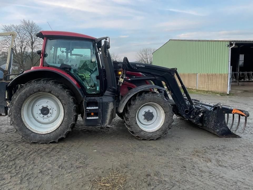 E-FARM: Valtra N135 - Traktor - id D4BX8ZF - 84.000 € - Baujahr: 2022 - Abgelesene Motorstunden: 2.100,Motorleistung (PS): 135,Frankreich