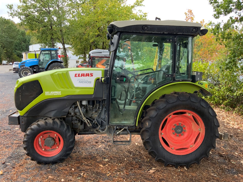Claas Nexos 220 tractor €36,000