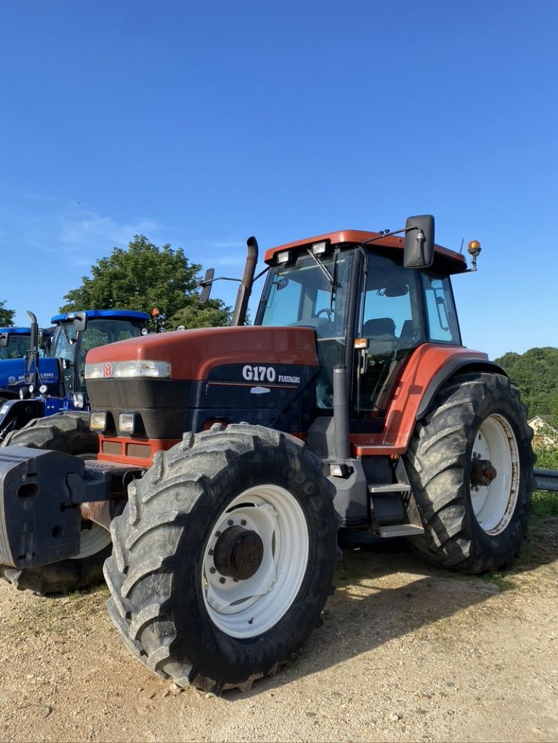 New Holland G 170 tractor €18,000