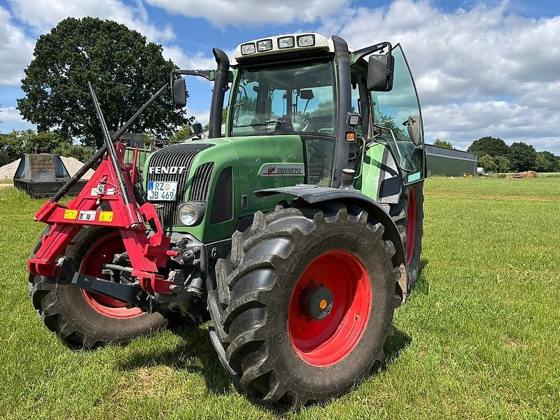 E-FARM: Fendt Favorit 712 Vario - Tracteur - id VJLW7R6 - 39 900 € - Année: 2000 - Lecture du nombre d'heure: 9 200,Puissance du moteur (chevaux): 125,Allemagne
