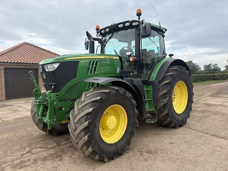 John Deere 6215 R Tractor €56,129