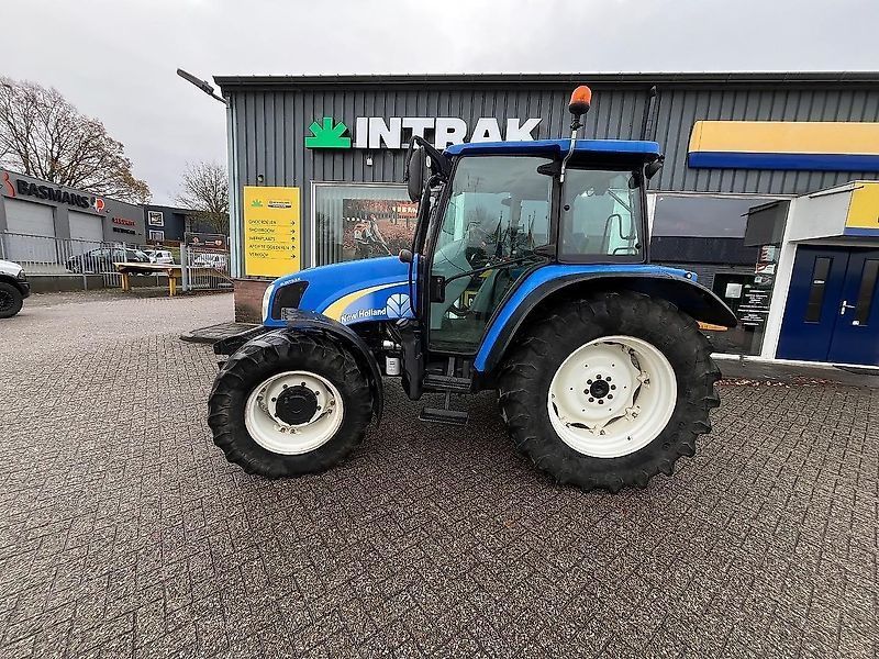 New Holland T 5060 Traktor 24 000 €