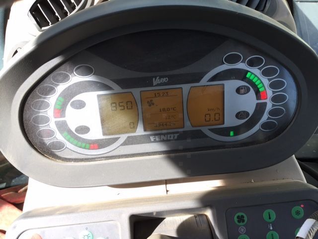 Fendt 826 Vario Tractor €98,000