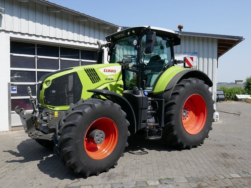 Claas Axion 870 CMATIC Tractor €148,900