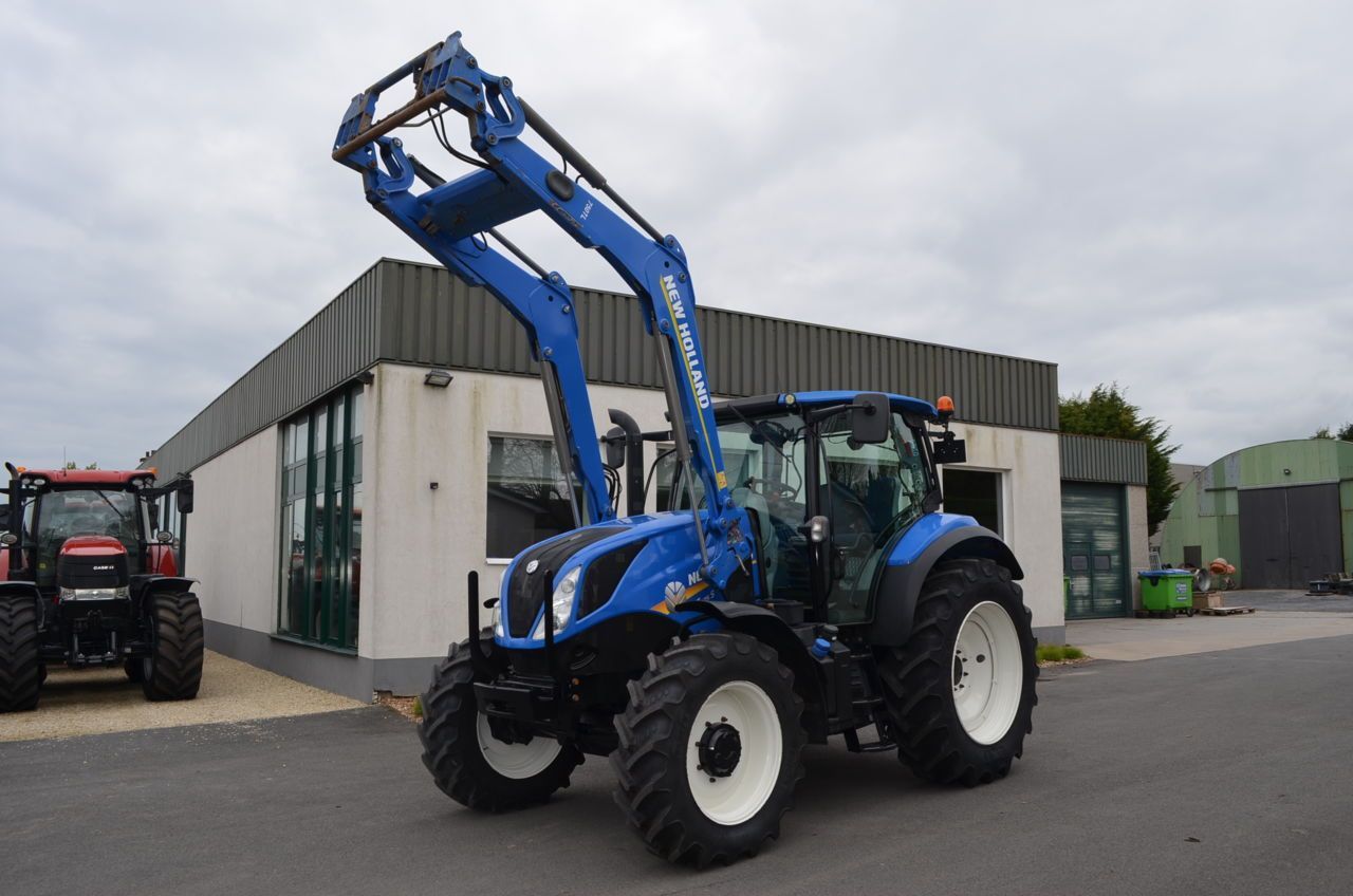 E-FARM: New Holland T6.125S - Trattore - id TCB4CKN - 49.500 € - Anno di costruzione: 2017 - Ore: 5.876,Potenza del motore: 125,Belgio