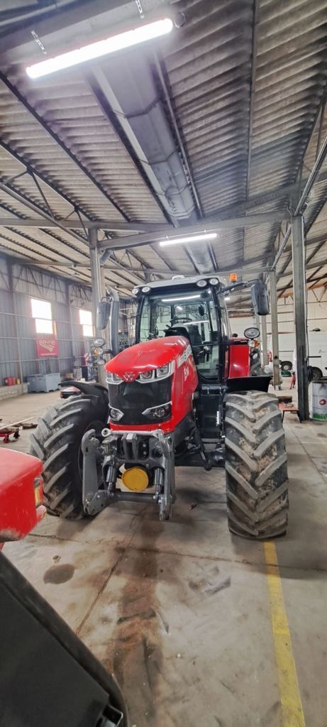 E-FARM: Massey Ferguson 7718S Efficient - Tractor - id E3AJQJU - €95,000 - Year of construction: 2021 - Engine hours: 2,253,Engine power (HP): 180,France
