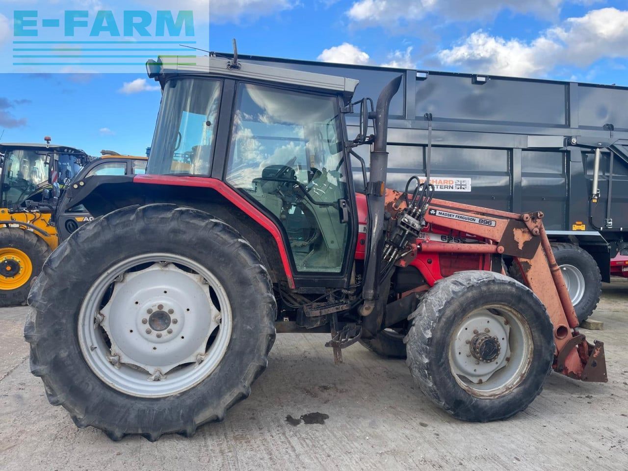Massey Ferguson 6255 Traktor 18 983 €