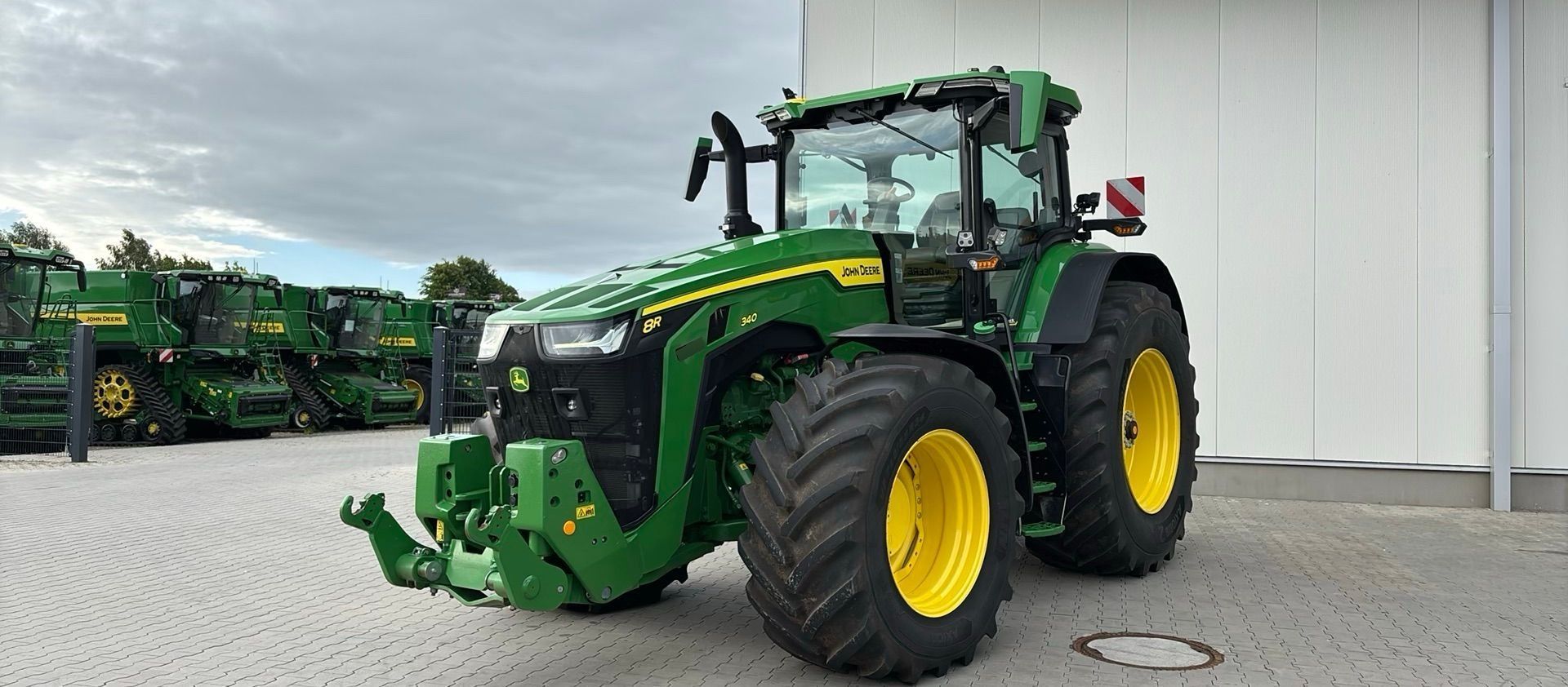 John Deere 8R 340 Tractor €242,000