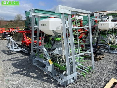 E-FARM: Zocon greenkeeper 6m mit nachsaatgerät neu!!! - Mechanical weed control - id 6HT5TJC - €8,824 - Year of construction: 2022 - Germany