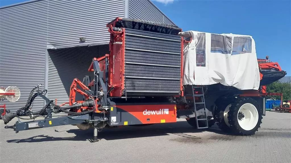 E-FARM: Dewulf torro - Potato harvester - id 9YDESMY - €93,792 - Year of construction: 2019 - Denmark