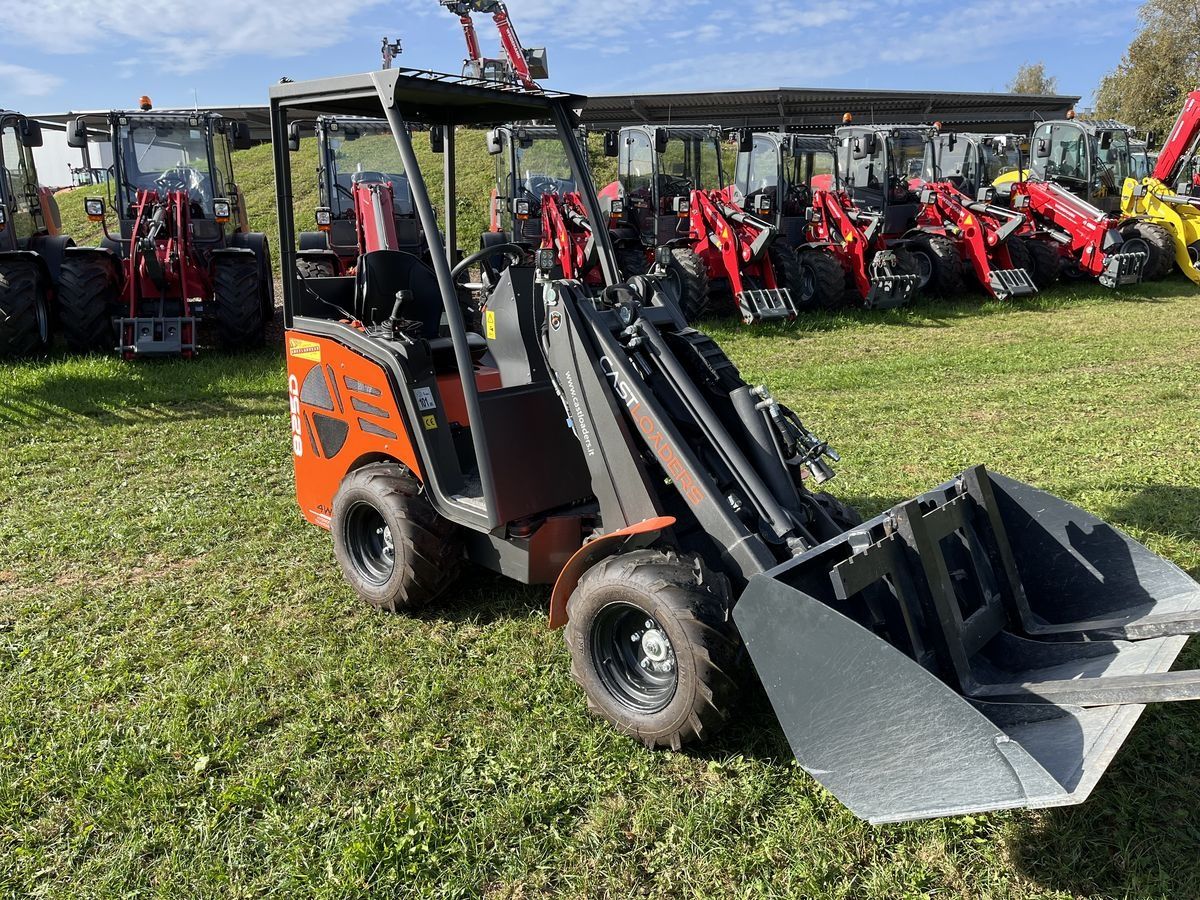 E-FARM: cast 825d mit nur 40h - Wheel loader - id 6HKZEUZ - Year of construction: 2022 - Engine hours: 40,Engine power (HP): 25,Austria