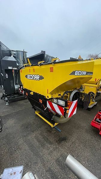 E-FARM: Bednar ferti-box fb 2000 f - Drill - id 6TSBX91 - €15,000 - Year of construction: 2023 - Latvia