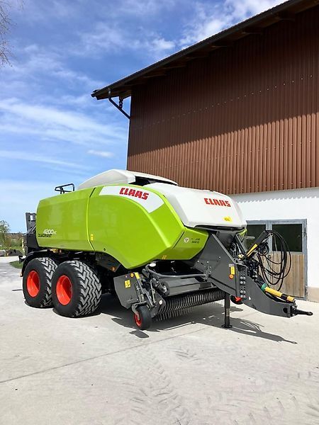 Claas Quadrant 4200 RC Empacadora