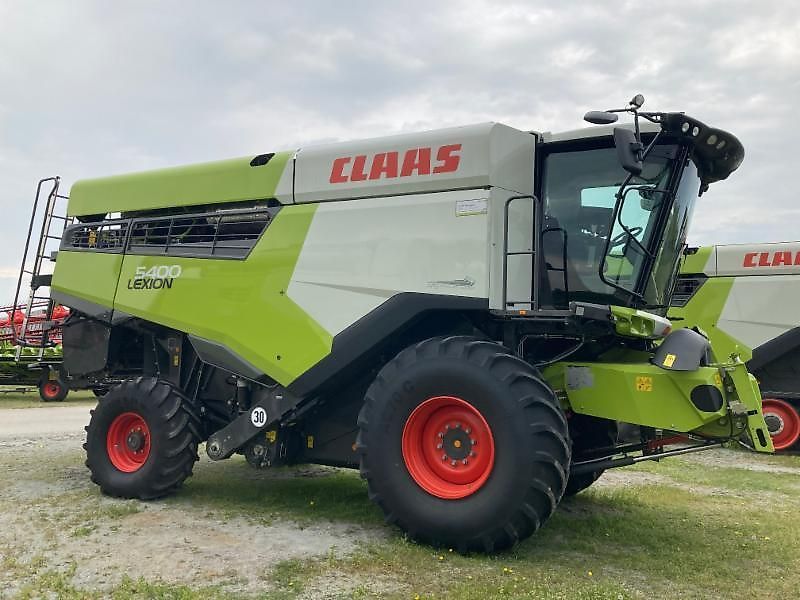 E-FARM: Claas Lexion 5400 - Moissoneuse-batteuse - id QVHALE5 - Année: 2022 - Lecture du nombre d'heure: 210,Puissance du moteur (chevaux): 354,Allemagne