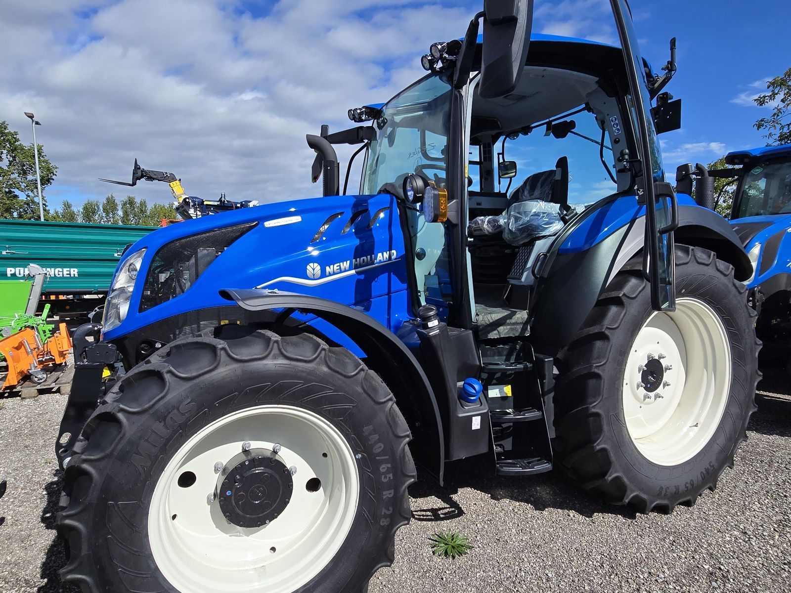 New Holland T5.110 Tractor €83,250