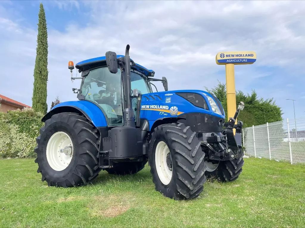E-FARM: New Holland T7.190 - Tractor - id IUWUSPZ - €90,000 - Year of construction: 2019 - Engine hours: 2,753,Engine power (HP): 190,France