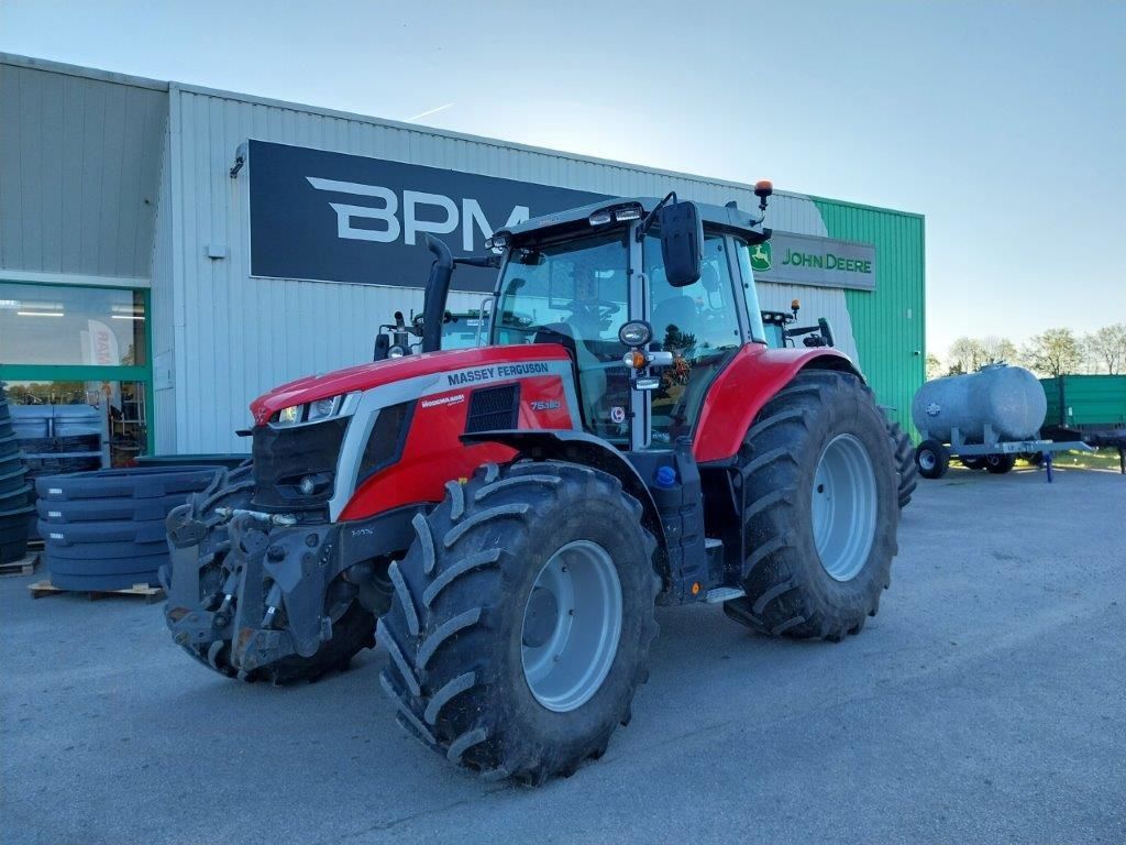 Massey Ferguson . Traktor 92 000 €