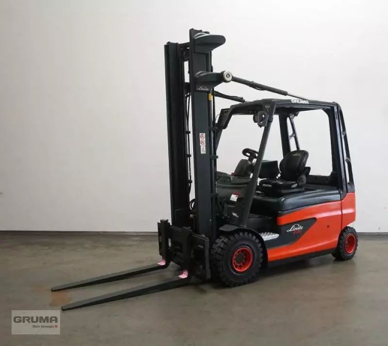 E-FARM: Linde e 25 l 387 - Targonca - id UDYQCRD - 17 400 EUR - Gyártási év: 2015 - Üzemóra (motor): 7225,Németország