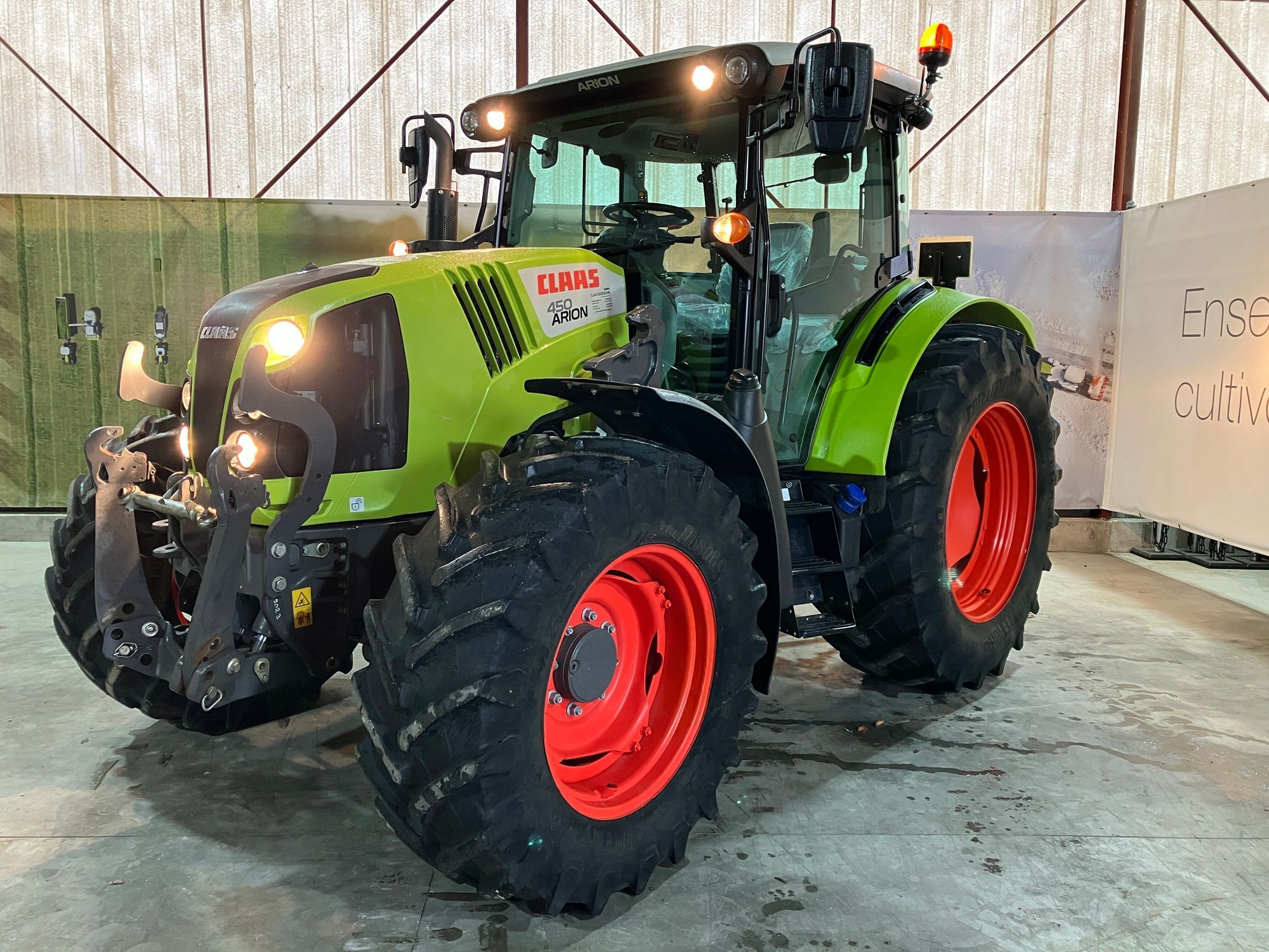E-FARM: Claas Arion 450 - Traktor - id BC7XJXQ - 54.500 € - Baujahr: 2019 - Abgelesene Motorstunden: 3.337,Motorleistung (PS): 130