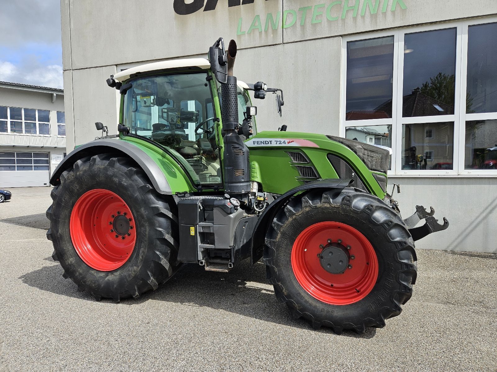 Fendt 724 Vario Tractor 112.000 €