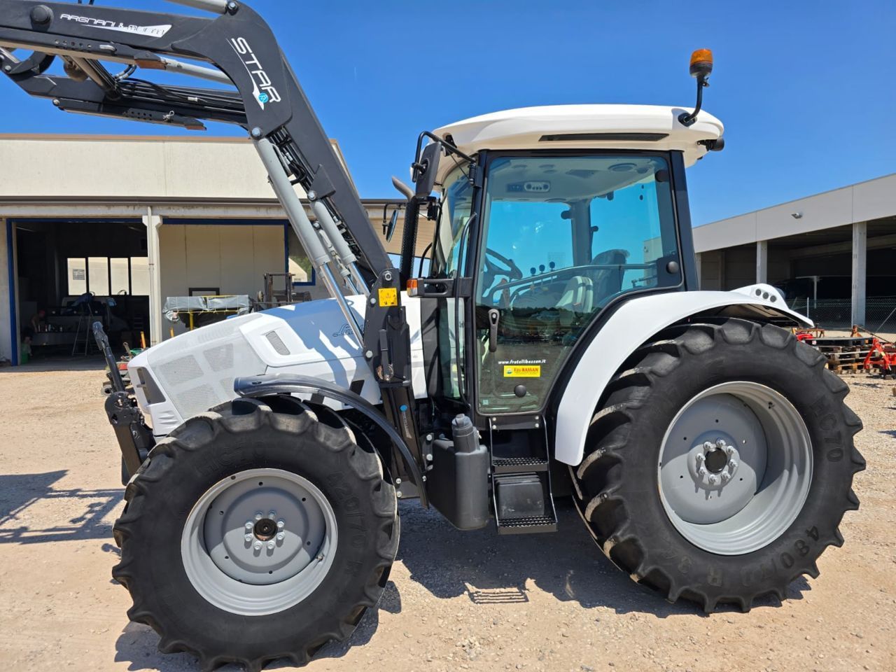 Lamborghini Strike 115 Traktor 48 500 €