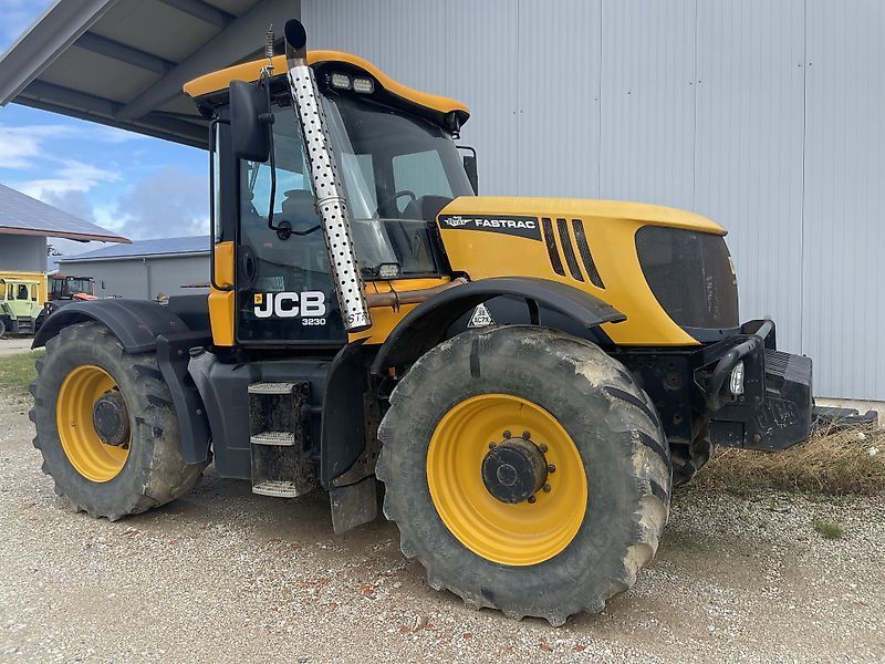 E-FARM: JCB fastrac 3230 - Traktorius - id K9KEZQI - 49 000 € - Gamybos metai: 2010 - Variklio darbo valandos: 10 300,Variklio galia (AG): 230,Vokietija
