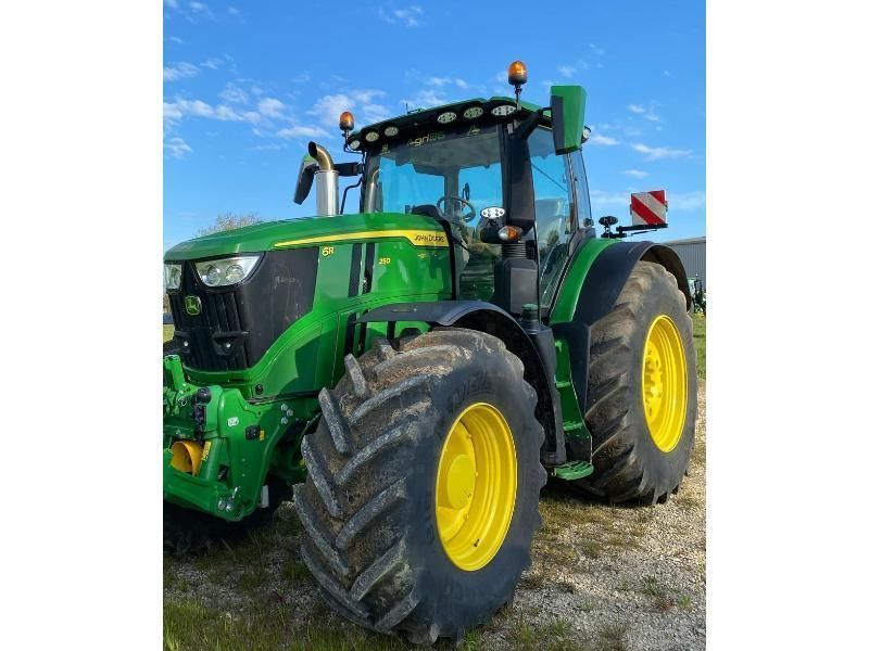 E-FARM: John Deere 6R 250 - Tractor - id VPYJRQF - Año: 2024 - Horas: 750,Potencia del motor: 250,Francia