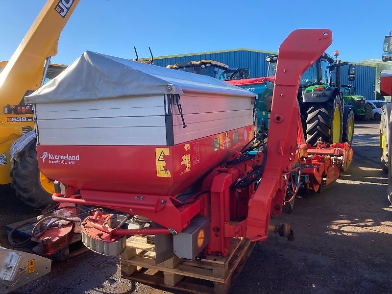 Kverneland fertiliserspreaders €5,547