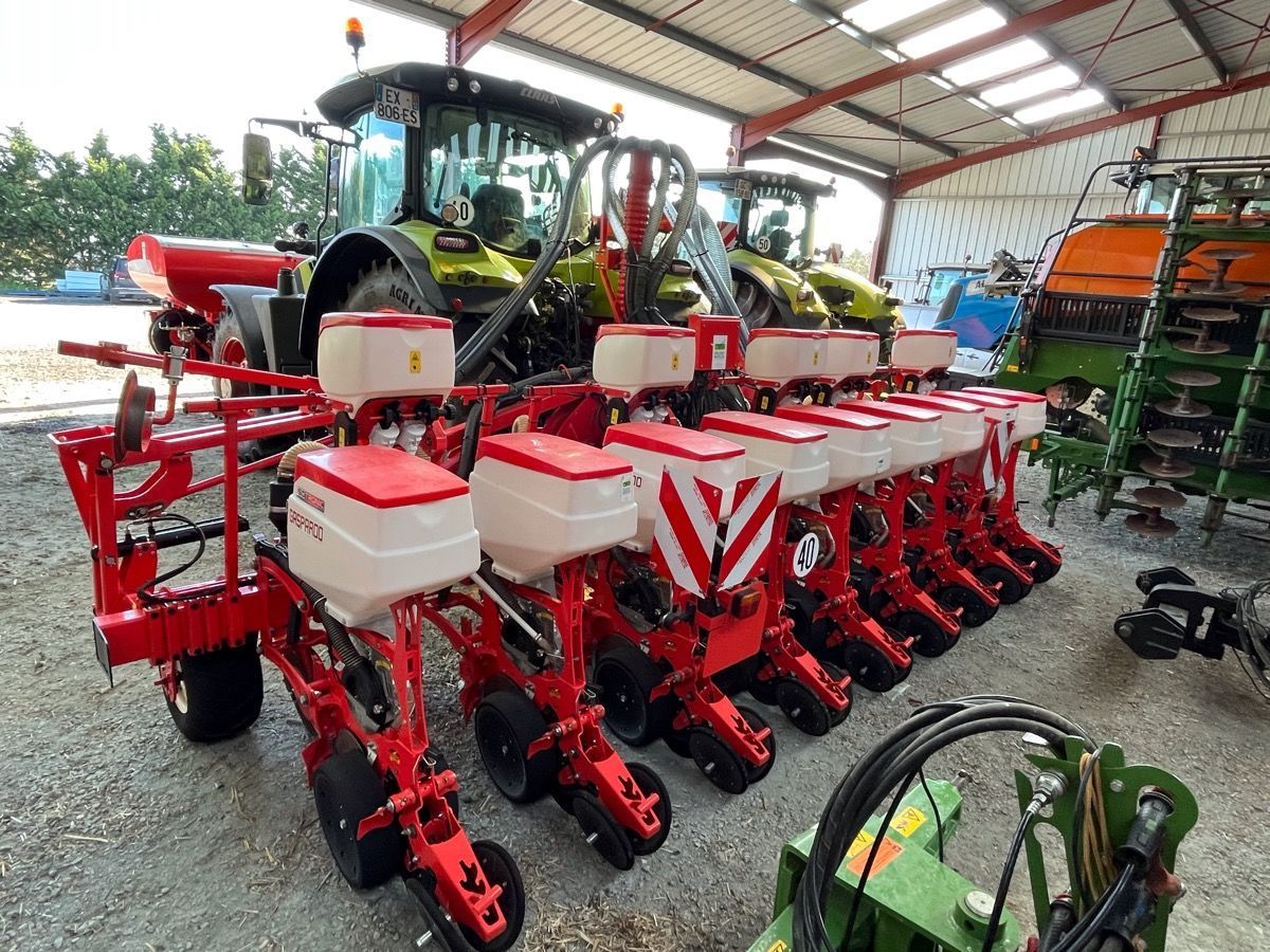 E-FARM: Gaspardo mtr manta 9 isotronic + tremie frontale - Seminatrice di precisione - id 3W7E1EY - 55.000 € - Anno di costruzione: 2021 - Francia
