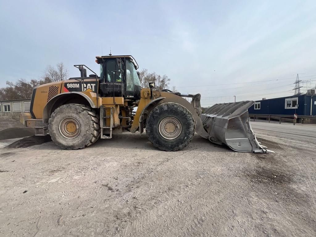 Caterpillar 980M Wheel loader €85,000