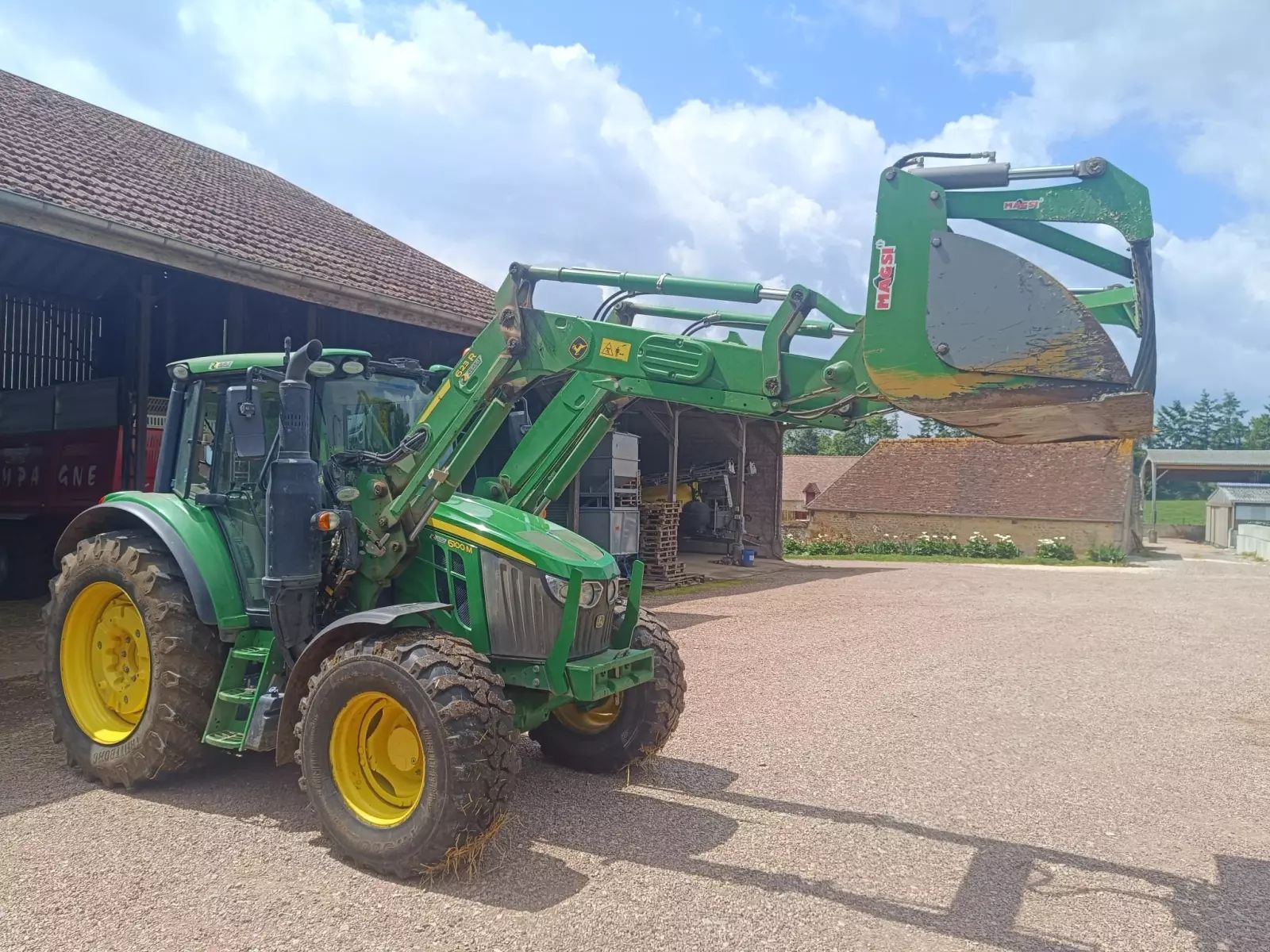 E-FARM: John Deere 6100 M - Tractor - id TFPIZQ2 - 72.000 € - Año: 2021 - Horas: 2554,Potencia del motor: 100,Francia