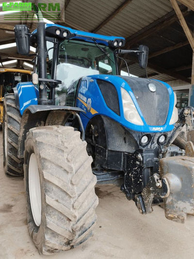 E-FARM: New Holland T7.245 - Tractor - id TWDKLVD - €72,000 - Year of construction: 2017 - Engine hours: 5,257,Engine power (HP): 220,France