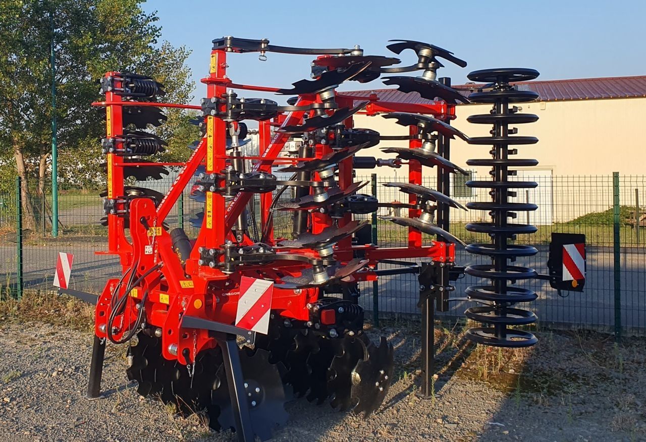 E-FARM: GREGOIRE BESSON occitan 60 - 420 - Cultivador - id MBBAMUN - Año: 2024 - Francia