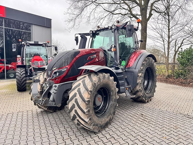 Valtra T 174 Tractor