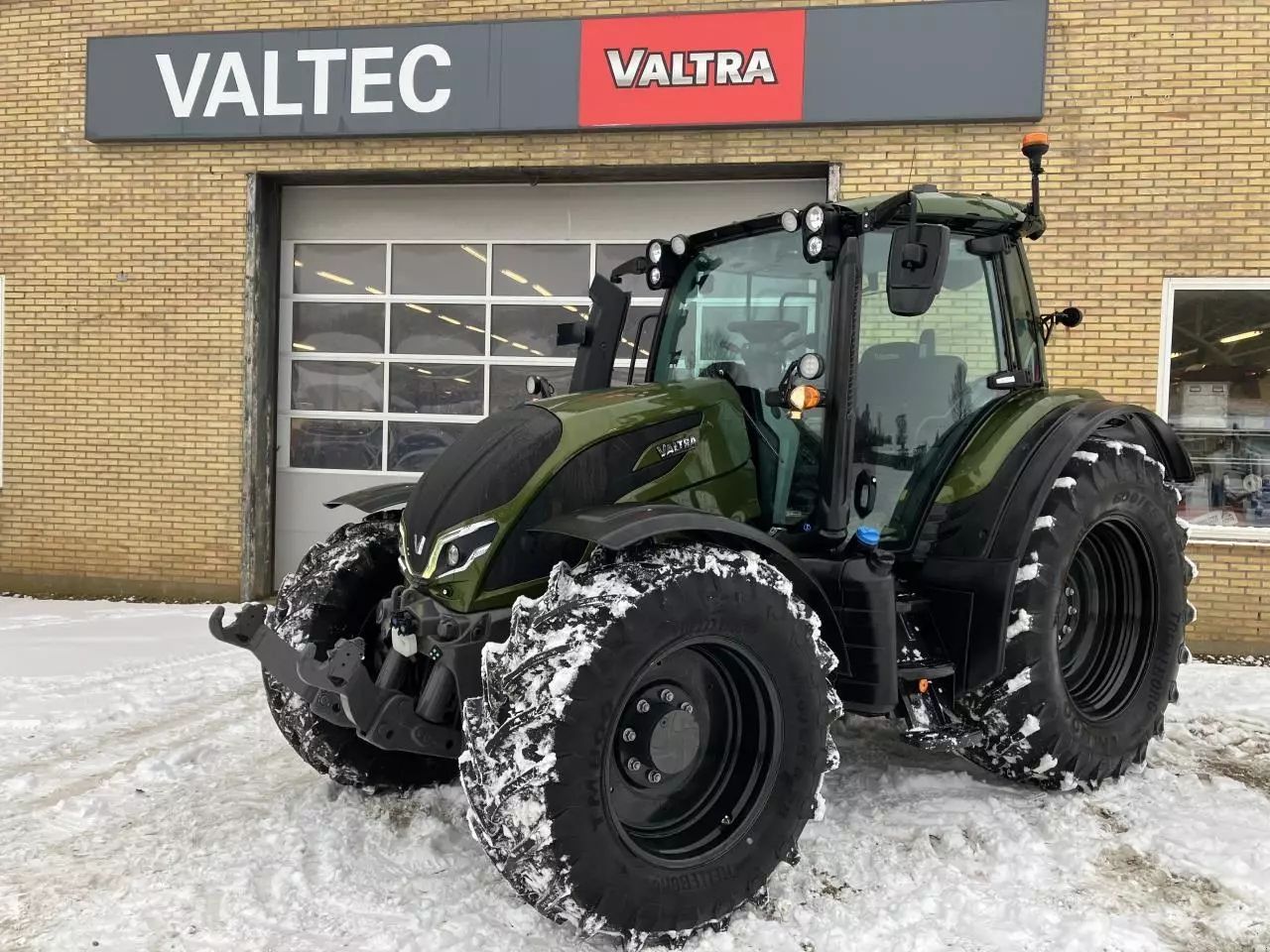 Valtra N155EA Tractor €120,497