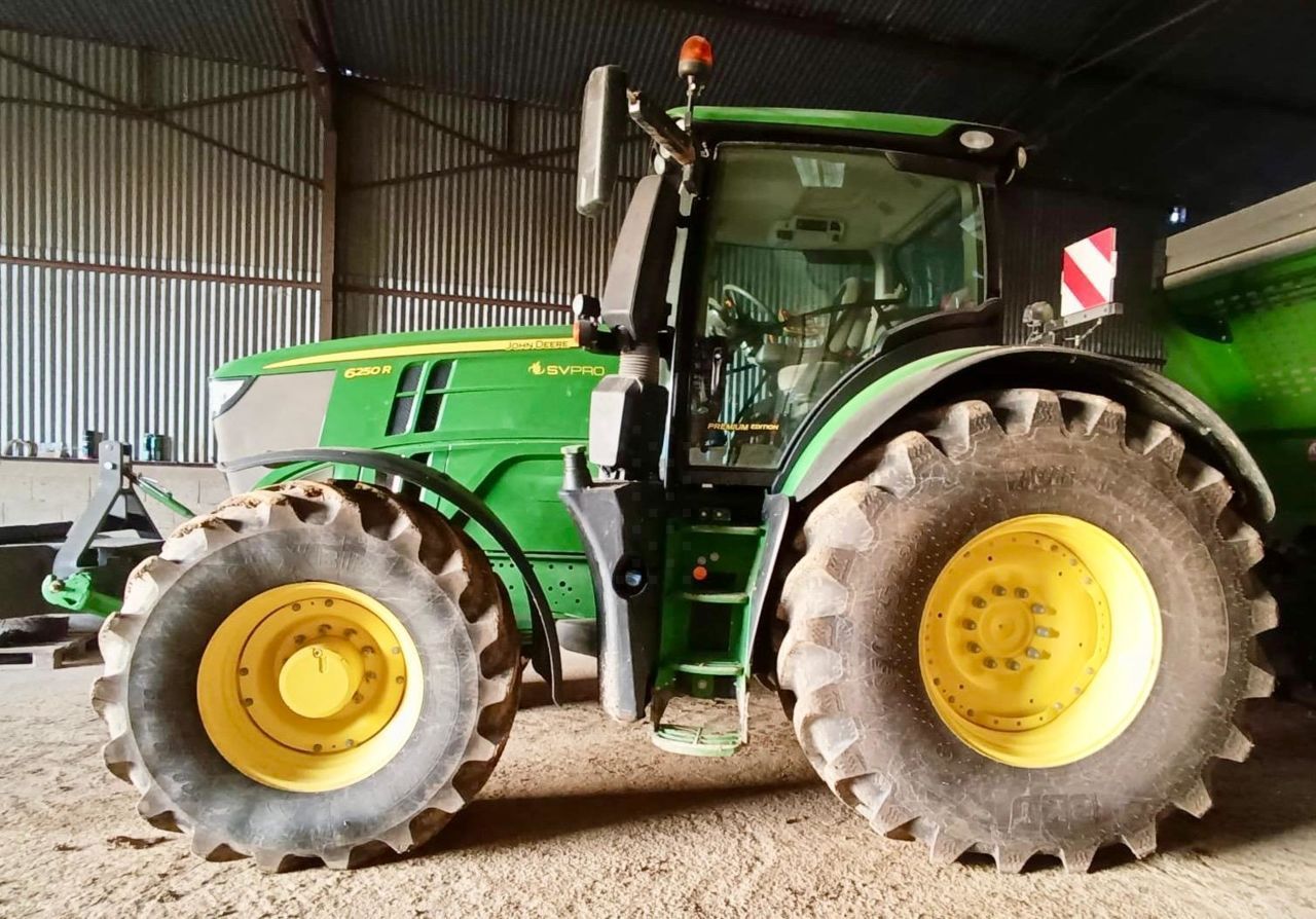 John Deere 6250 R Traktor 140.000 €
