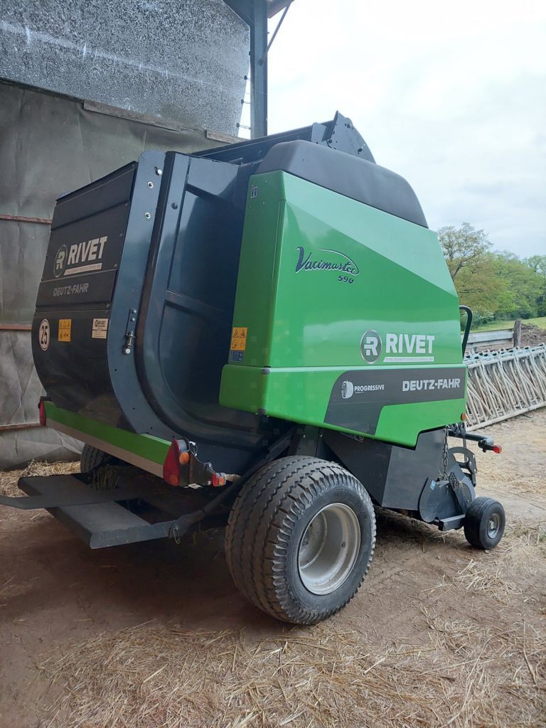 E-FARM: Deutz-Fahr VariMaster 590 - Baler - id TRZBSJH - €27,000 - Year of construction: 2015 - Total number of bales produced: 12,000,France
