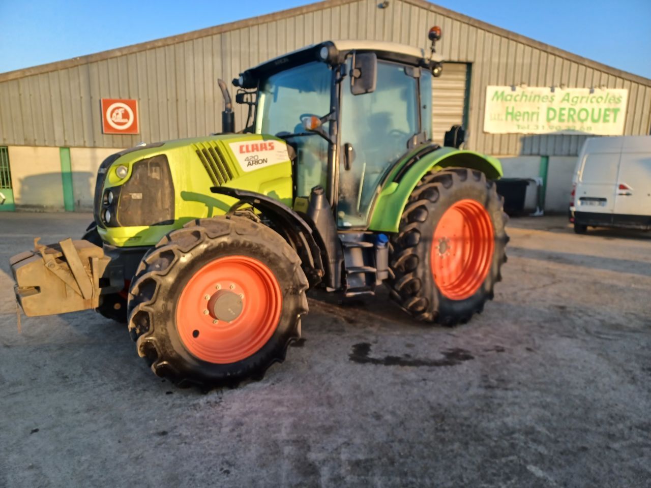 Claas Arion 420 Tractor €28,000