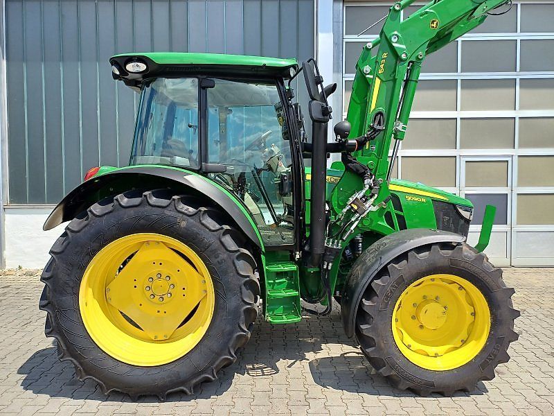 E-FARM: John Deere 5090 R - Traktor - id YII9JUS - 57 899 € - Rok produkcji: 2019 - Motogodziny: 4564,Moc silnika: 90,Niemcy