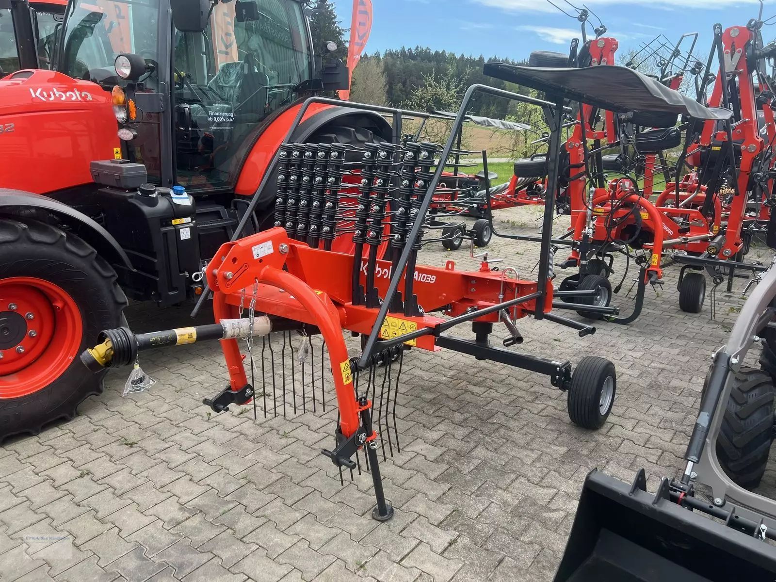 E-FARM: Kubota RA1039 - Rake - id QPBTHLW - €6,050 - Year of construction: 2023 - Germany