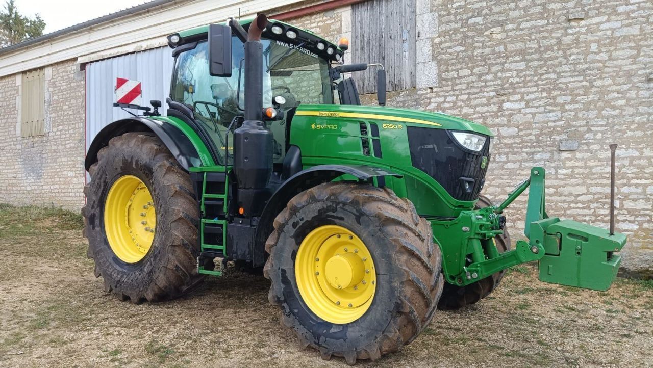 John Deere 6250 R Traktor 139 000 €